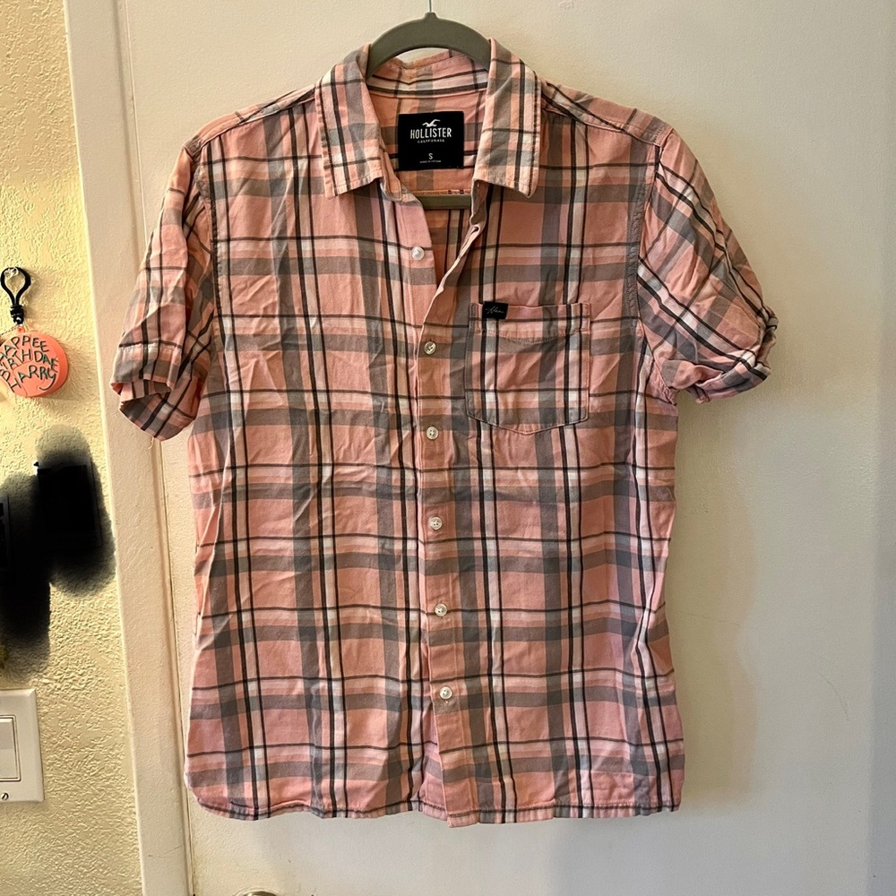 Hollister Men’s Short Sleeve Button Up Plaid Salmon Pink Spring Easter Preppy